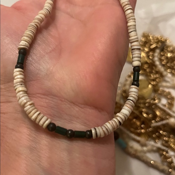 Beach Vibes Bundle of Jewelry - Picture 5 of 11